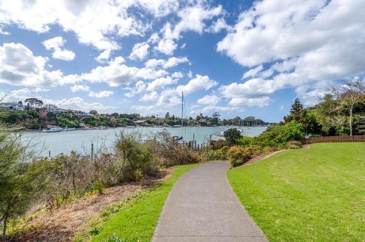 2/10 Dayspring Way Pakuranga_18