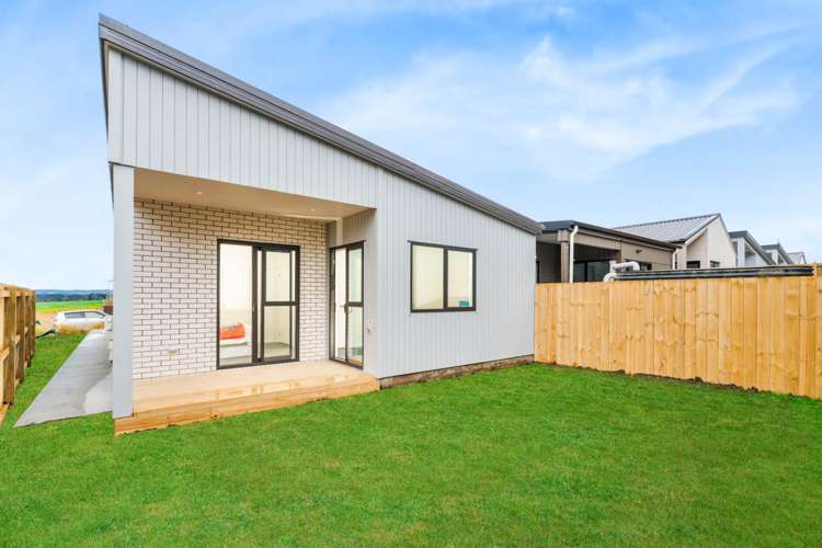 77 Puwha Street Massey_11