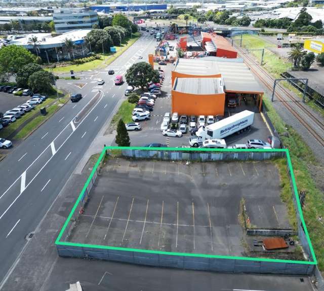 Sealed Secure 960sqm Yard