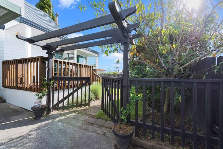 15b Henderson Crescent Parkvale_14