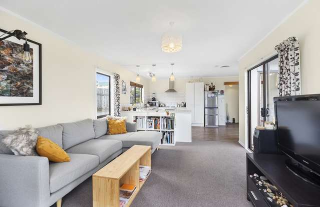 1/5 Rothwell Street Titahi Bay_3