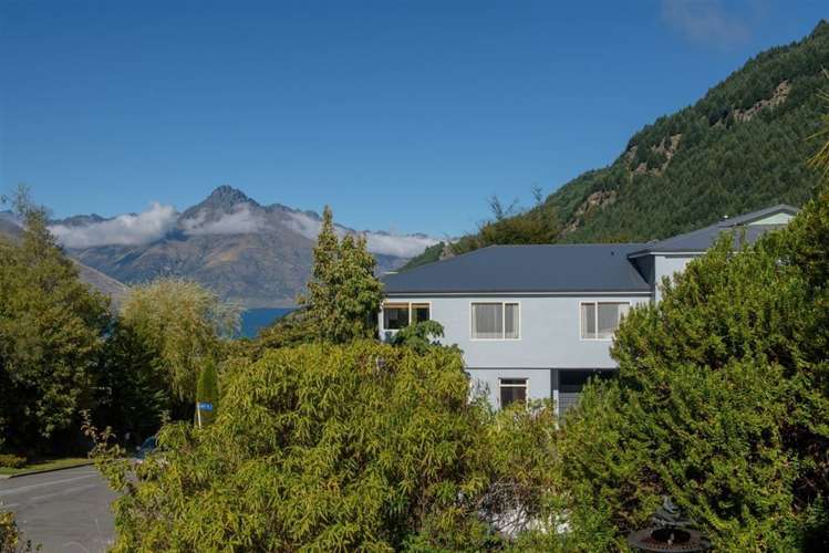 2/2 Dart Place Fernhill/Sunshine Bay_5