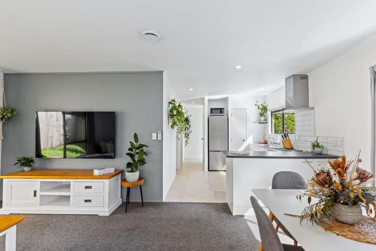 3/6 Makora Road Massey_3