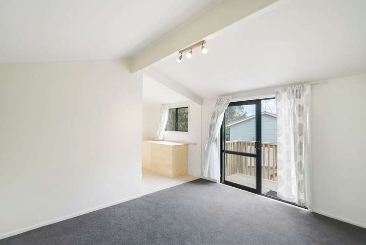 1/33 Nile Road Kelston_14