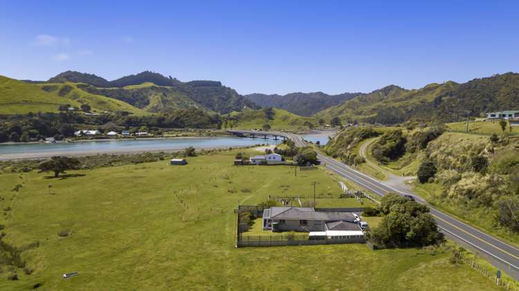 5241 State Highway 3 Mokau_19