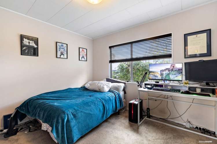 2/20 Northcote Road Takapuna_14