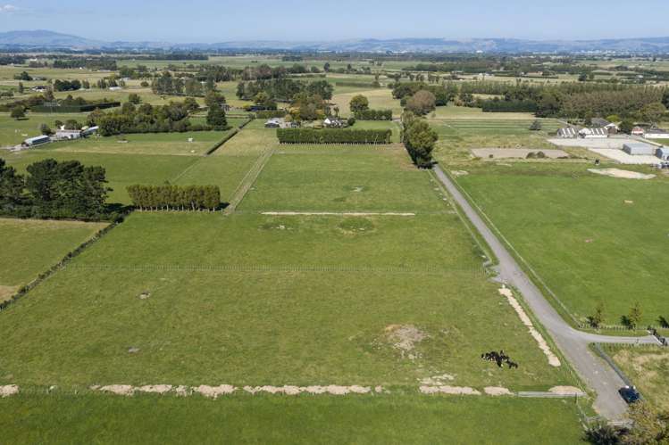 92a & 92b Oroua Road Newbury_16