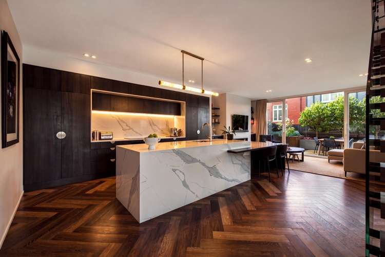 3/130 Office Road Merivale_1