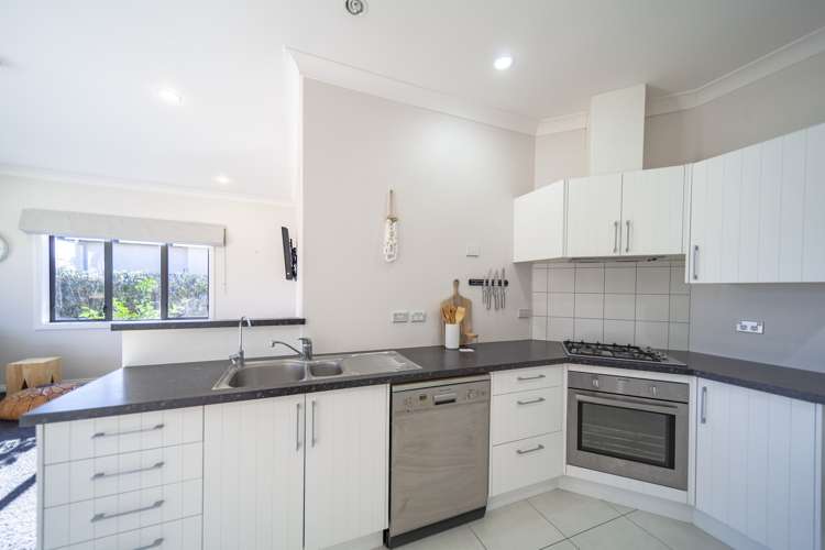 5 Portland Place Poraiti_5