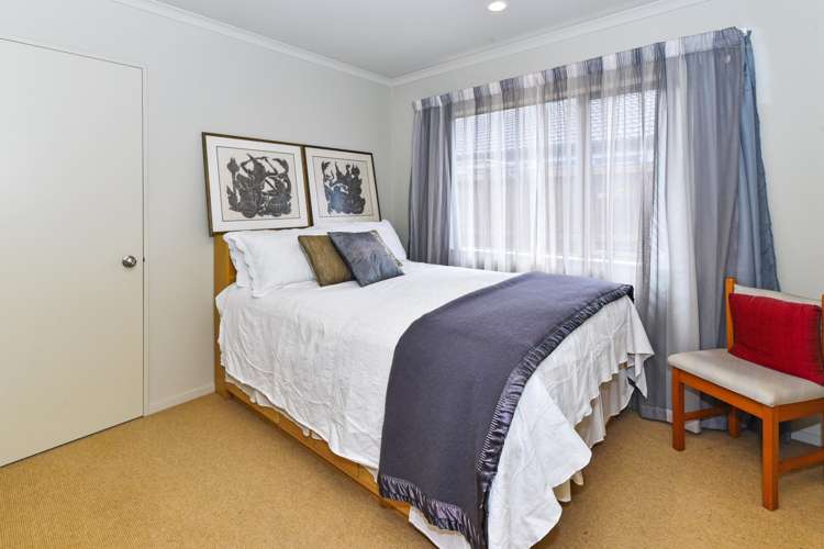 20 Croftview Road Wattle Downs_13