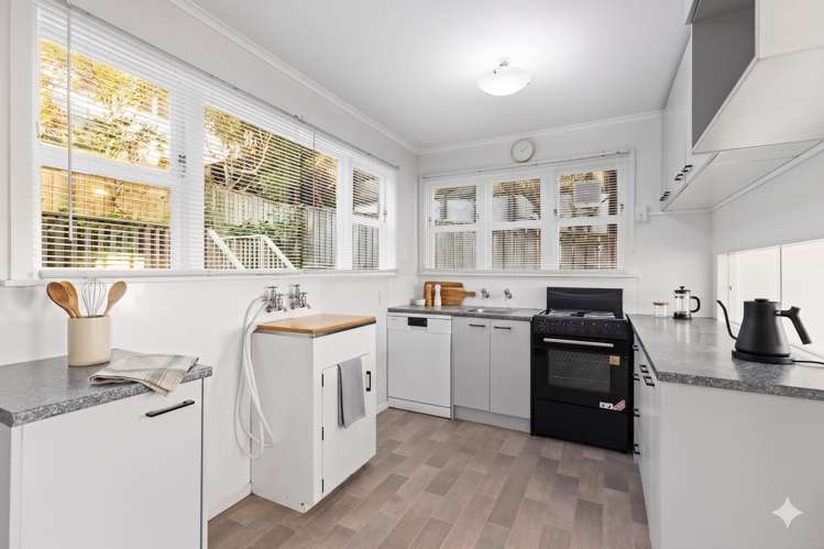 8 Totara Road Miramar_2