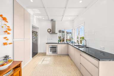 4233 Great North Road_4