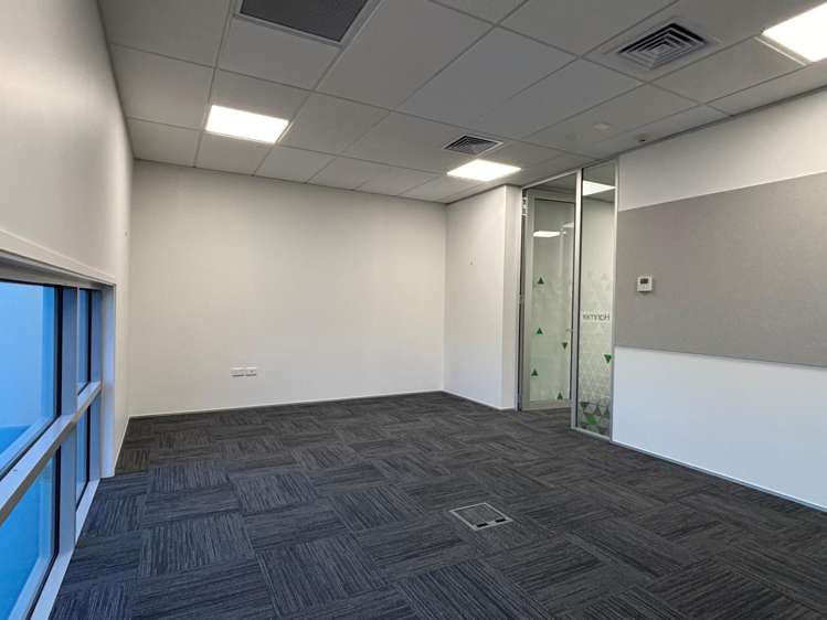 92 Russley Road Russley_2