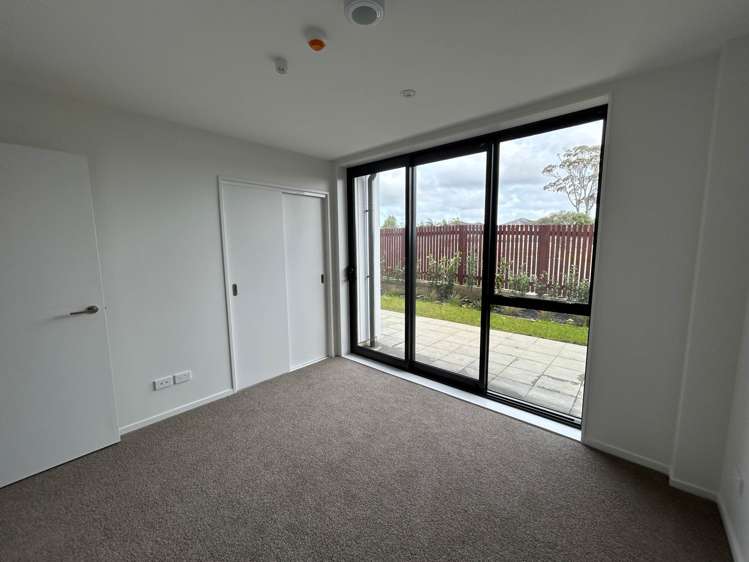 1/6 Treasure Lane Te Atatu South_9
