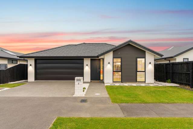 Owner wants it sold before Christmas!