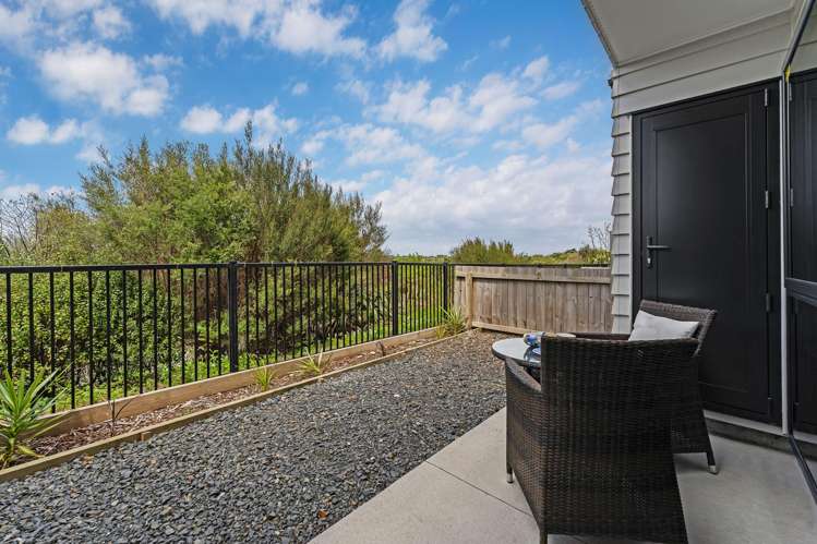 66 Matawhanga Drive Wattle Downs_10