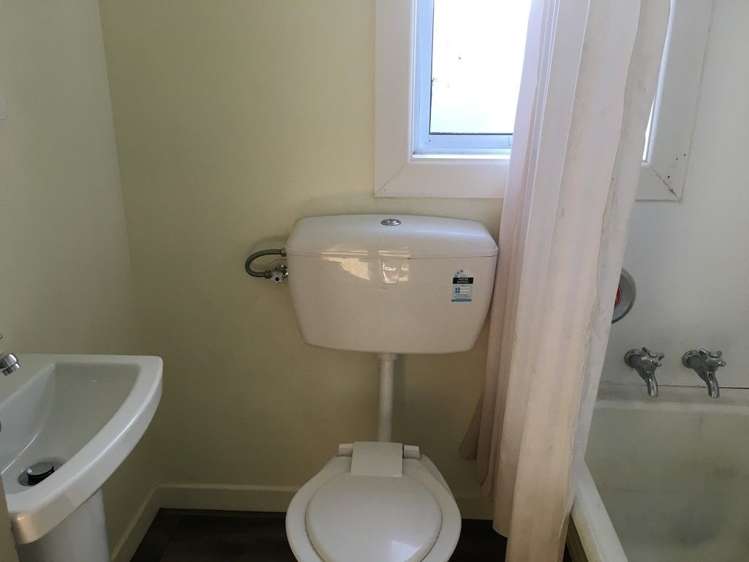 53 Main Road Clinton and Surrounds_12