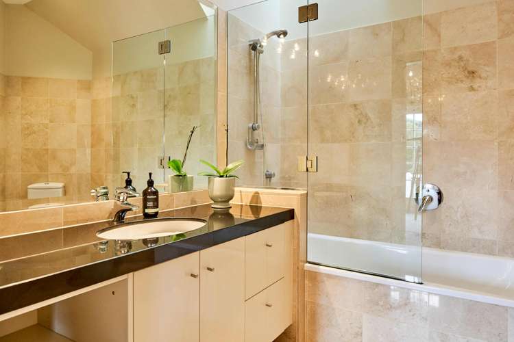 60 Cheviot Road Lowry Bay_31