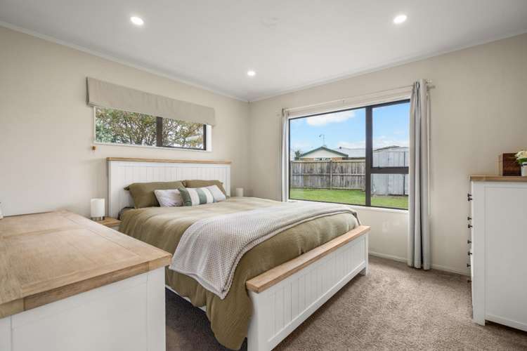 121 Heaphy Street 11385_7