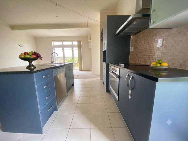 8 Merlot Lane Pukekohe_1