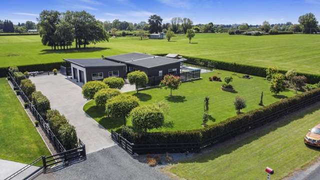 Modern Living Near Lake Karapiro