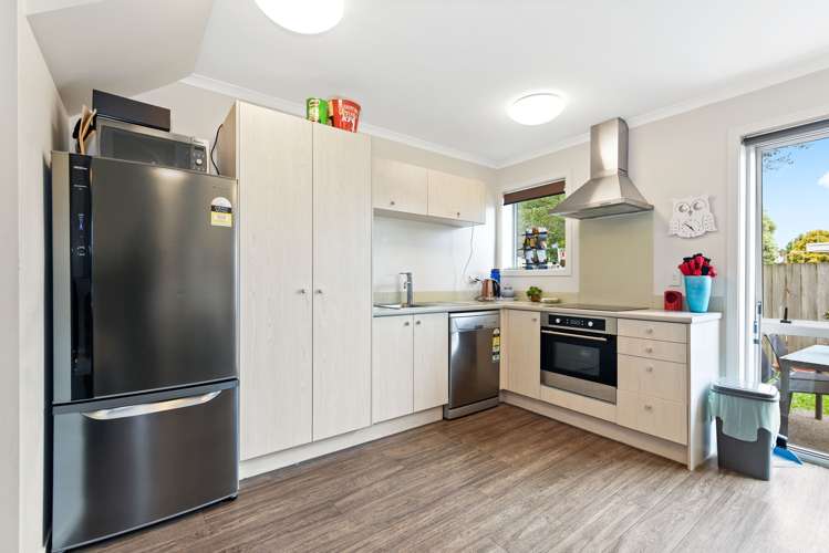 37 Chiefs Court Hamilton East_6