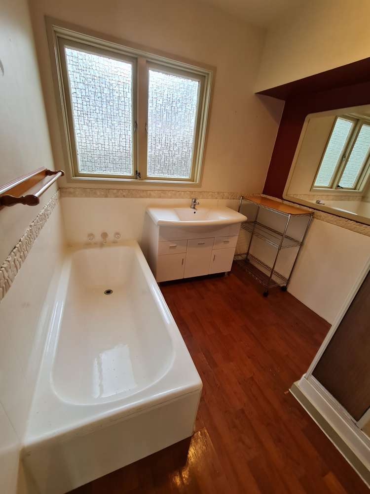 16 De Val Drive Titirangi_11