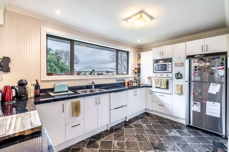 206 Bamborough Street Richmond_8