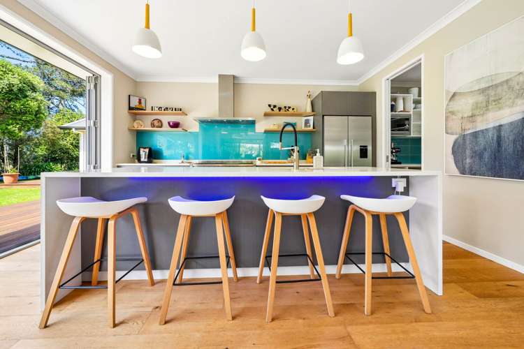 27 Kingfisher Grove Greenhithe_11