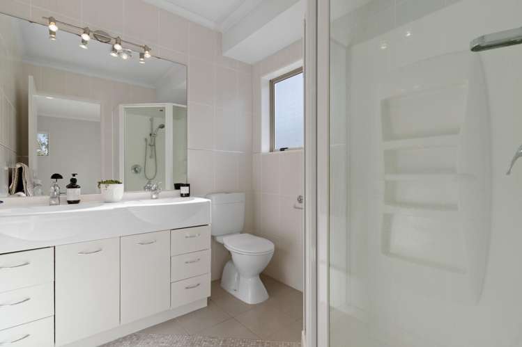 27 Red Hibiscus Road Stanmore Bay_11