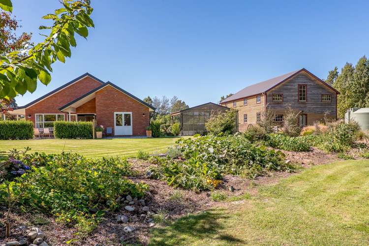 49 Stott Drive Darfield_28