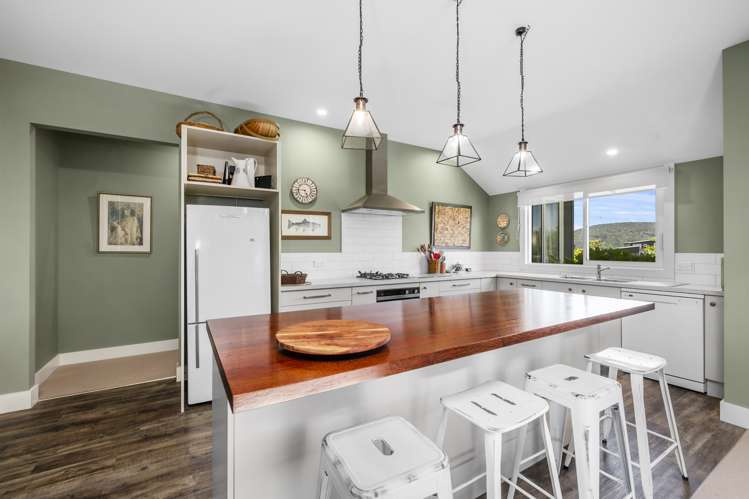 9 Pukeko Way Kinloch_8