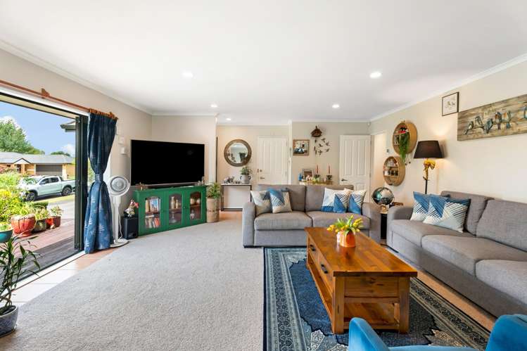 52 Wattle Farm Road Wattle Downs_4