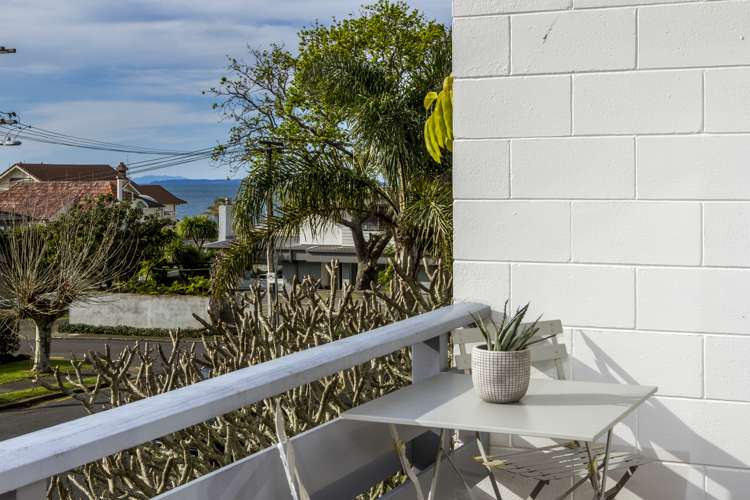 2/21 Rewiti Avenue Takapuna_8