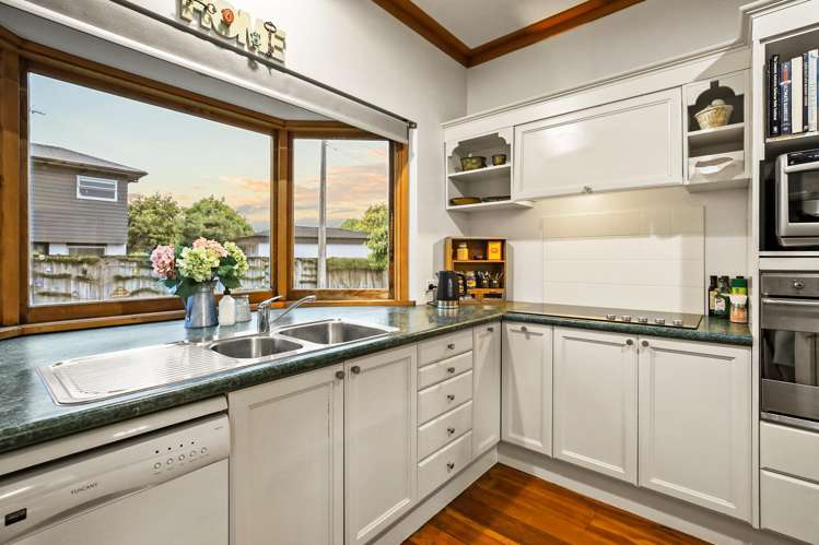 741 River Road Chartwell_8