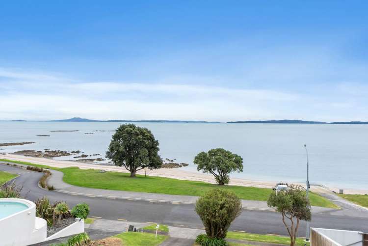 22 Omana Esplanade Maraetai_20