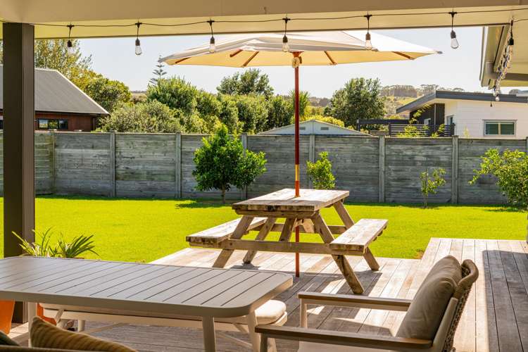 44 Longreach Drive Cooks Beach_29