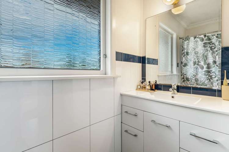 8 The Drive Brookfield_18