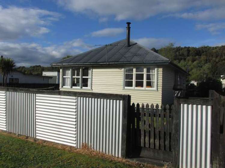 71 Dick Street Reefton_14