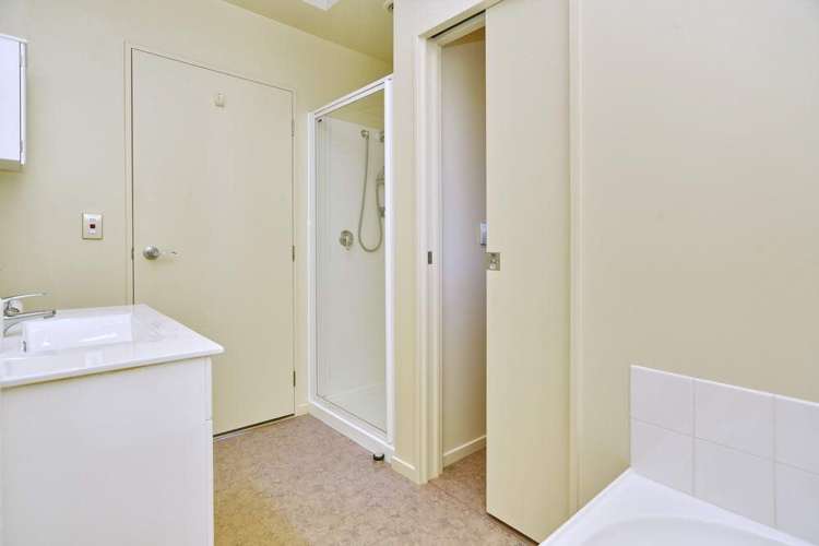 6 Seadown Crescent Amberley_13