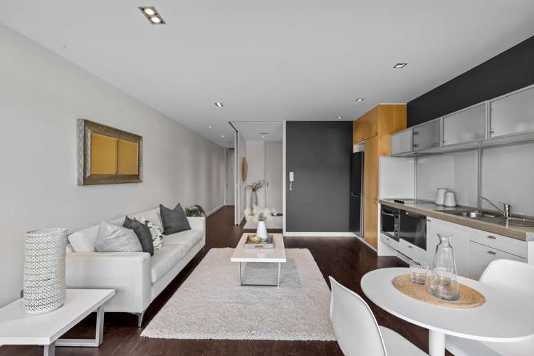 2/6 Beach Front Lane Browns Bay_6