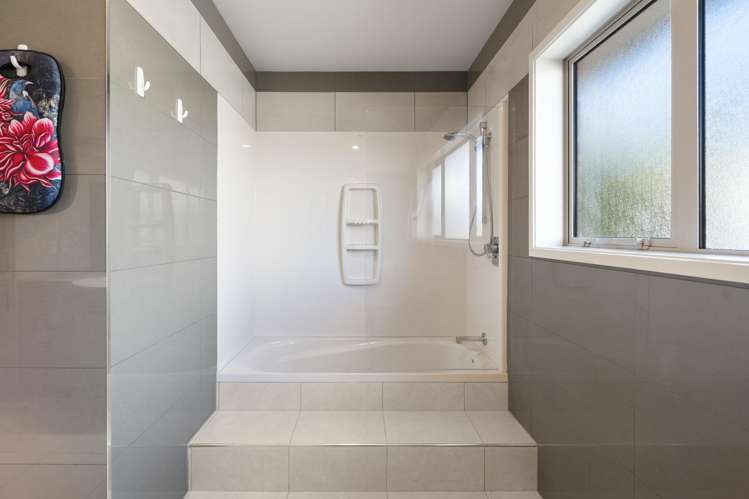 98 Polson Hill Drive Aokautere_18