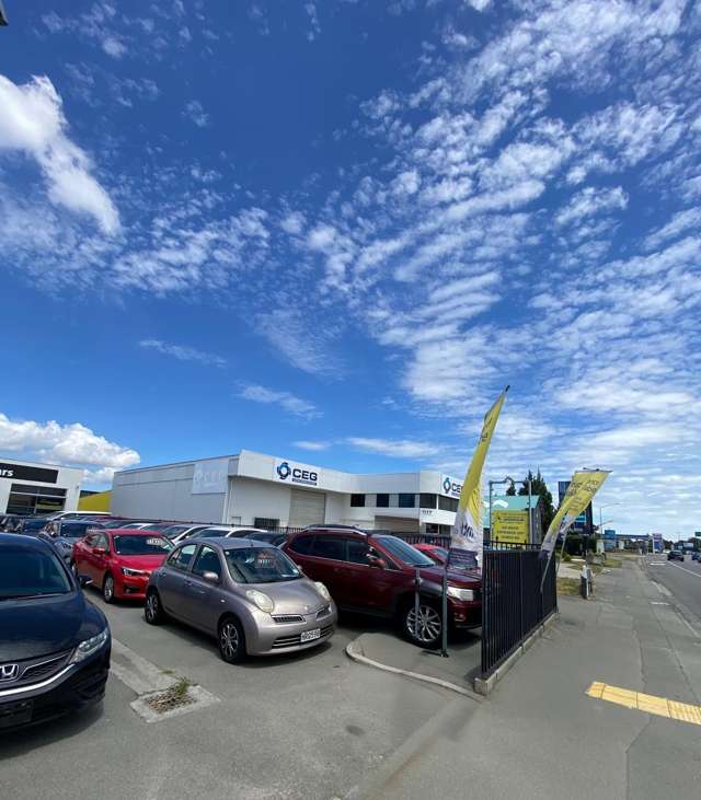 Highly Visible Car Yard for Lease