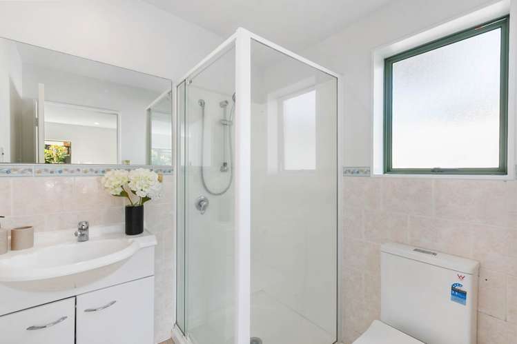 2 Ferngrove Avenue Ranui_14