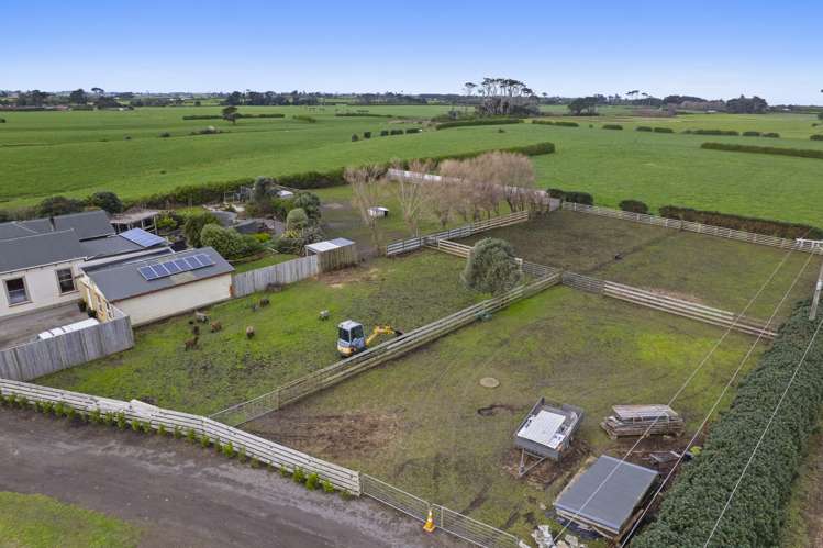 2071 South Road Otakeho_26