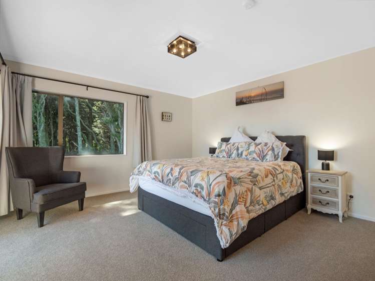 8 Deodar Place Totara Heights_14