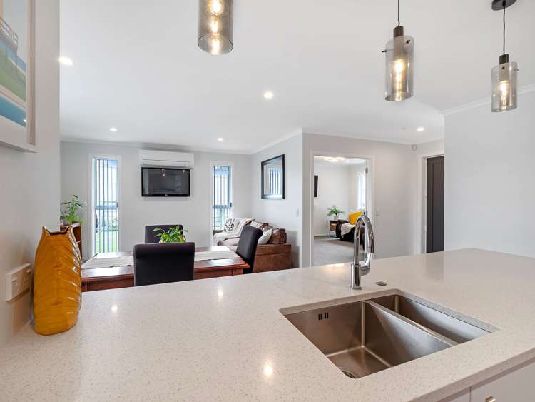 13 Mediterranean Grove Fitzherbert_12