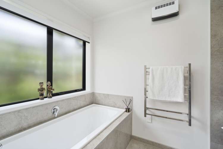 8 Cooke Farm Grove Waiwhakaiho_13