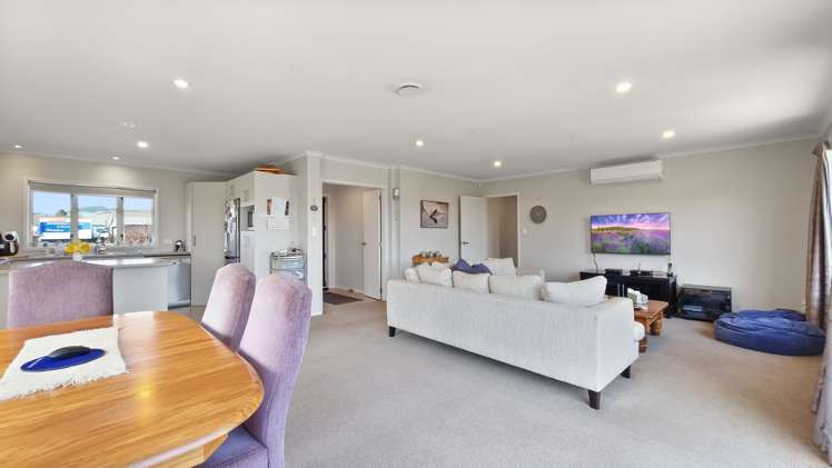 27 Carroll Place Owhata_3