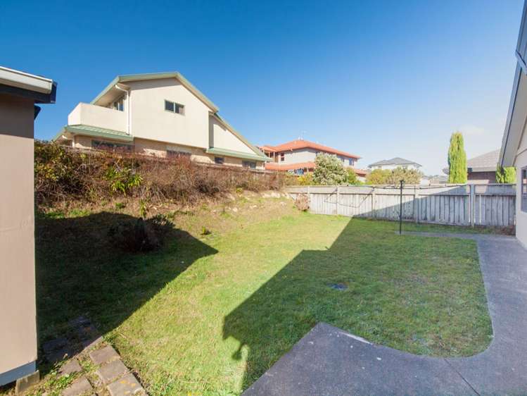 8 Silver Pine Avenue Woodridge_12